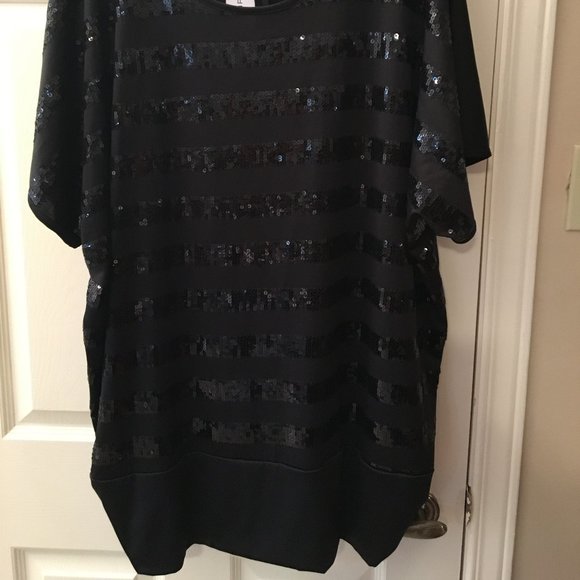 Plus size, 4X short sleeve striped sequin top - Picture 2 of 2